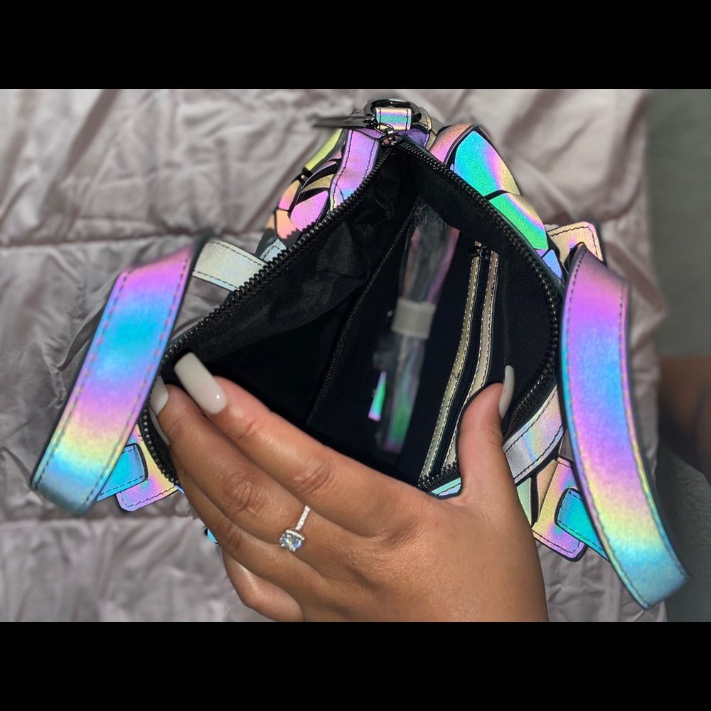 CUTE REFLECTIVE BAG 😍😍 - Picture 2 of 2